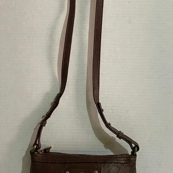 Marc By Marc Jacobs Brown distressed leather crossbody handbag - Picture 10 of 11